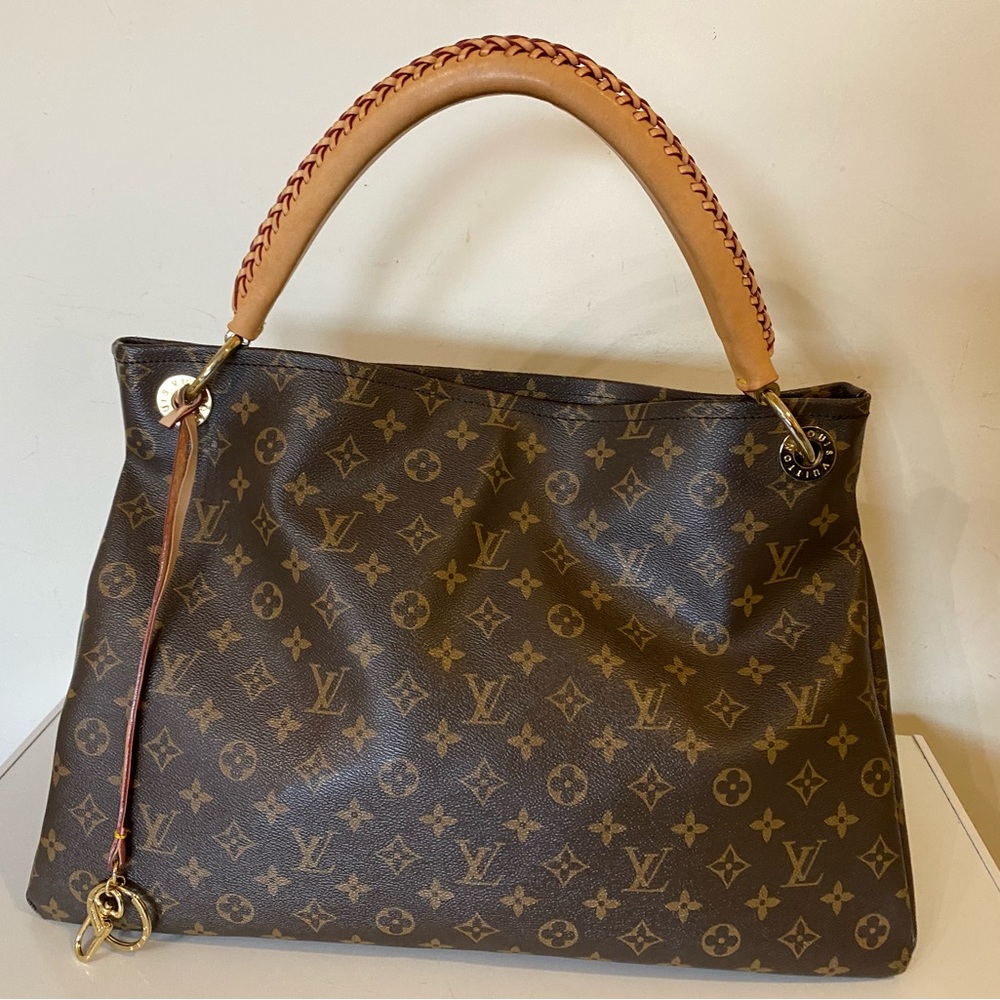 LOUIS VUITTON LV 
MONOGRAM CANVAS ARTSY MM - Picture 2 of 16